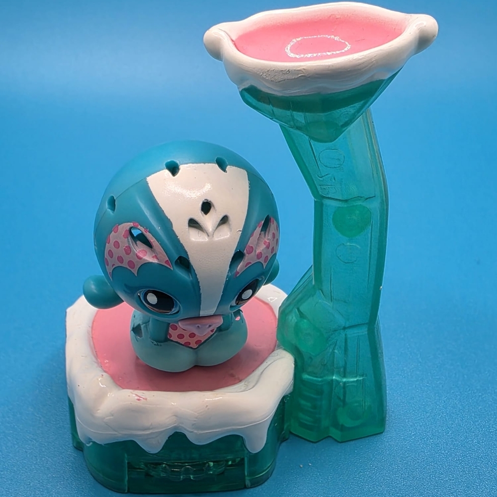 Teal and Pink Toy with Stand Zoobles